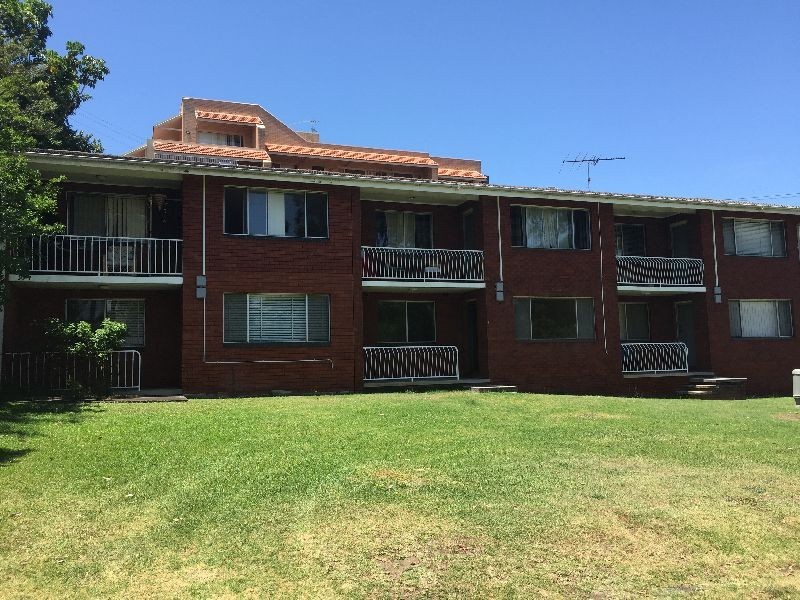 2/1 Mulkarra Avenue, Gosford NSW 2250