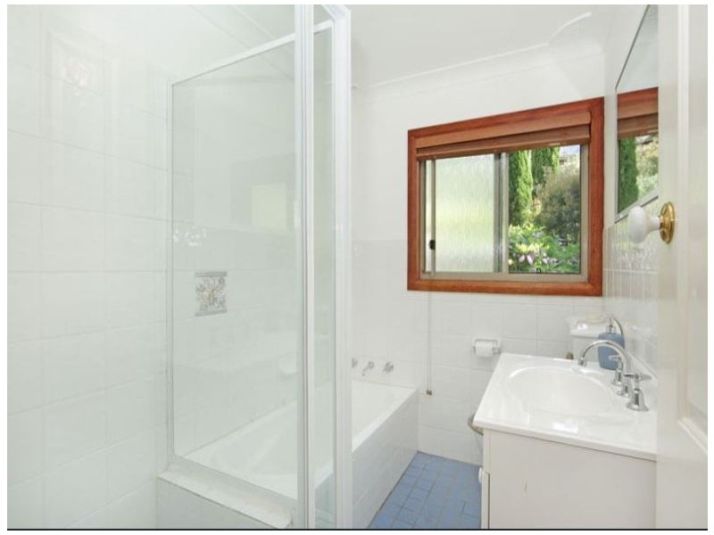 2 Margaret Rose Drive, East Gosford NSW 2250