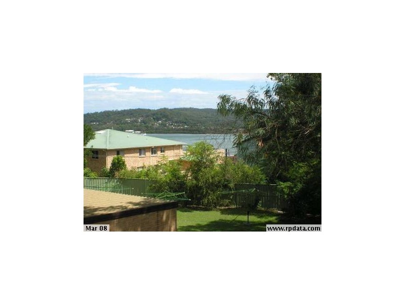 4/9 Broadview Avenue, Gosford NSW 2250