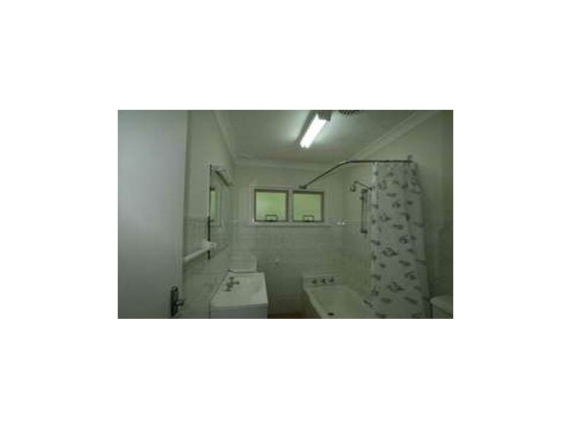 42 Lushington Street, East Gosford NSW 2250