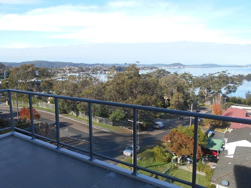 26/10-12 Batley Street, West Gosford NSW 2250