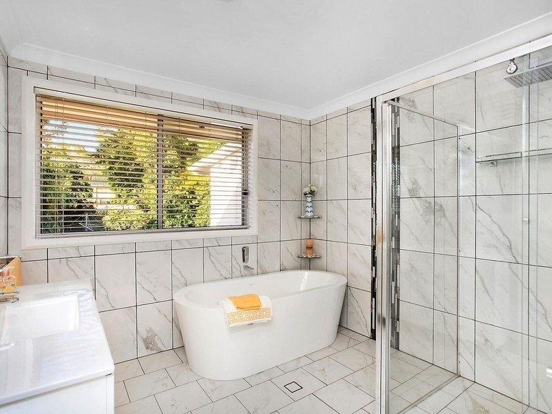 11 Apanie Avenue, Narara NSW 2250