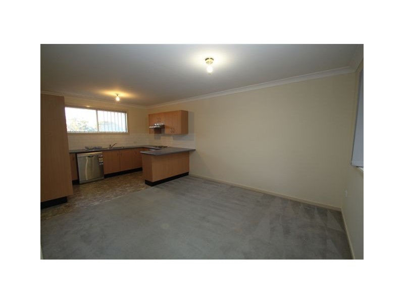 2/4 Jarrett Street, North Gosford NSW 2250