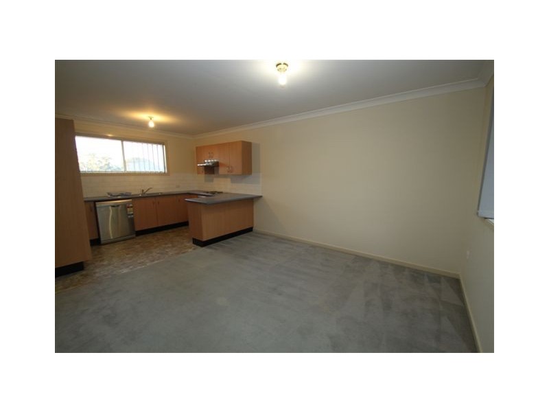 2/4 Jarrett Street, North Gosford NSW 2250