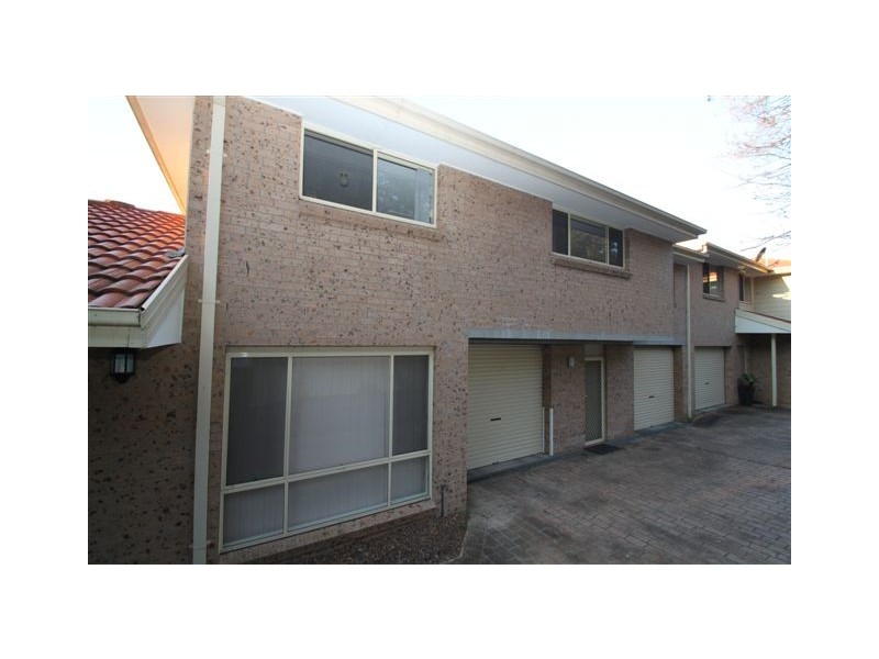 2/4 Jarrett Street, North Gosford NSW 2250