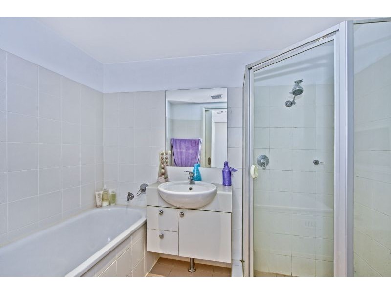 422/80 John Whiteway Drive, Gosford NSW 2250