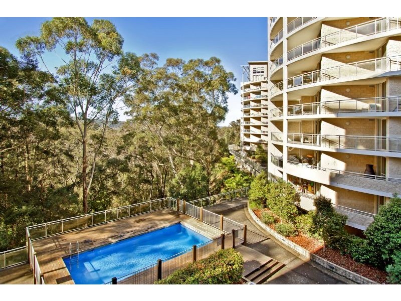 422/80 John Whiteway Drive, Gosford NSW 2250