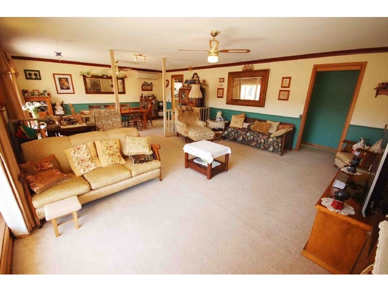 4 Glenrose Close, Lisarow NSW 2250