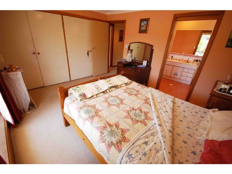 4 Glenrose Close, Lisarow NSW 2250