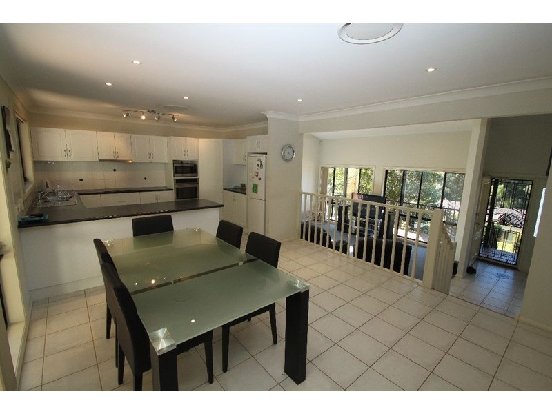 35 Robert Holl Drive, Ourimbah NSW 2258