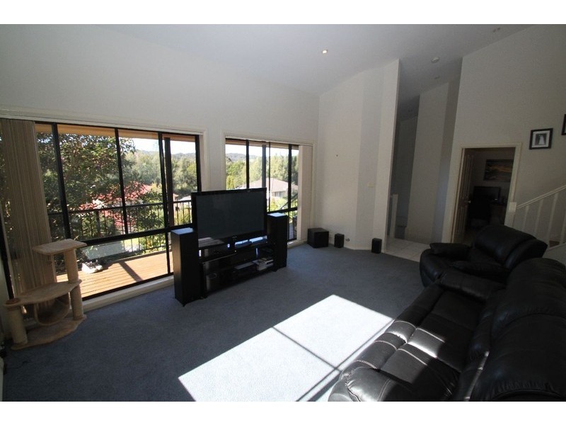 35 Robert Holl Drive, Ourimbah NSW 2258
