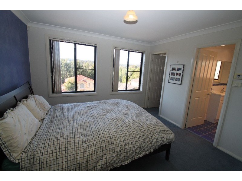 35 Robert Holl Drive, Ourimbah NSW 2258