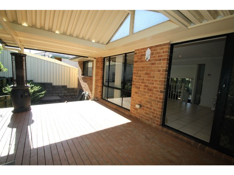 35 Robert Holl Drive, Ourimbah NSW 2258