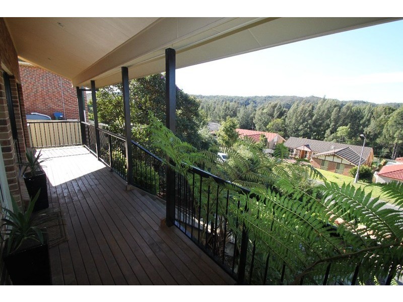 35 Robert Holl Drive, Ourimbah NSW 2258