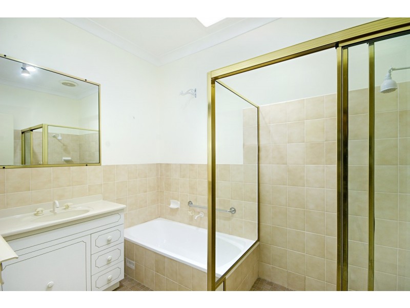 1/162 Albany Street, Point Frederick NSW 2250