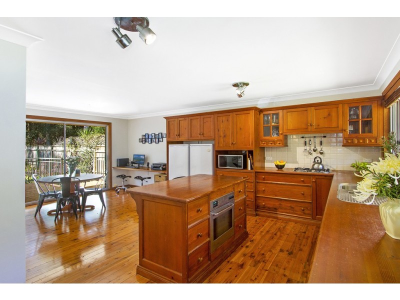 19 Calantha Drive, Wyoming NSW 2250