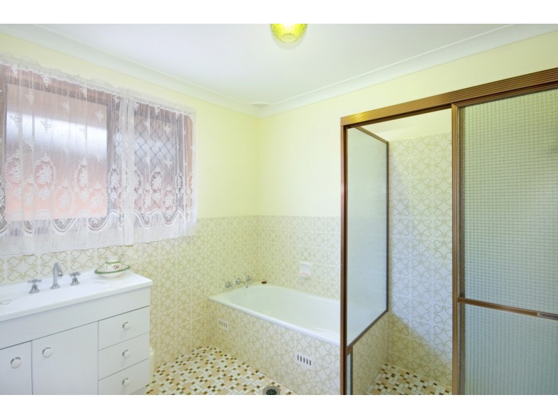 42 Elizabeth Street, Wyoming NSW 2250