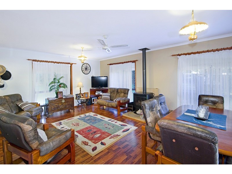 7 Roselands Avenue, Wyoming NSW 2250