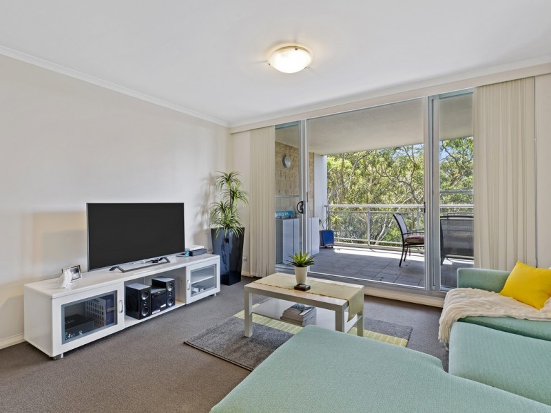 453/80 John Whiteway Drive, Gosford NSW 2250