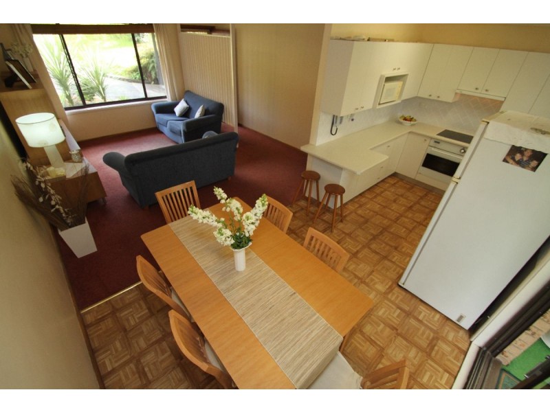 4 Kalori Avenue, Wyoming NSW 2250