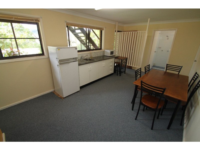 4 Kalori Avenue, Wyoming NSW 2250