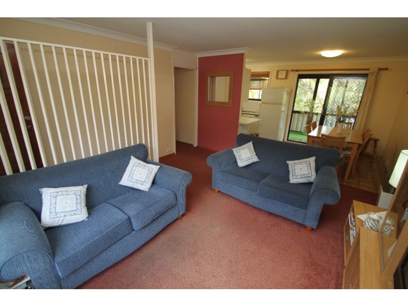 4 Kalori Avenue, Wyoming NSW 2250