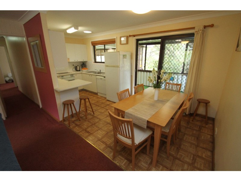 4 Kalori Avenue, Wyoming NSW 2250