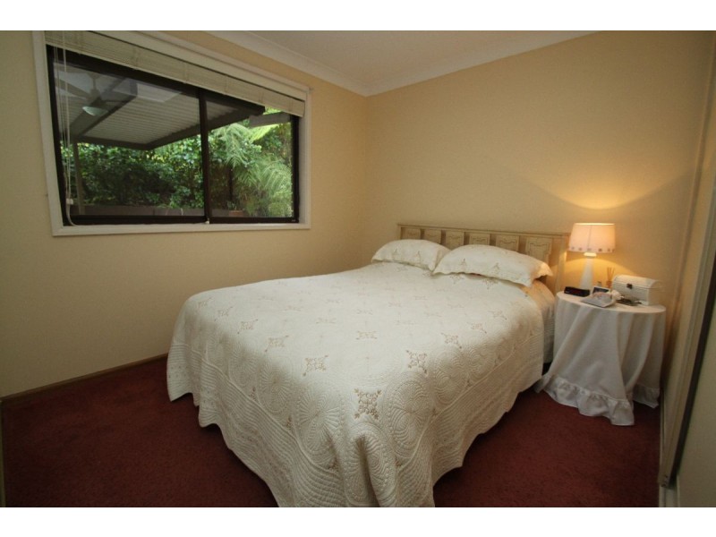 4 Kalori Avenue, Wyoming NSW 2250