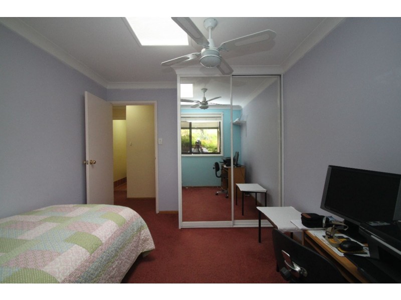 4 Kalori Avenue, Wyoming NSW 2250