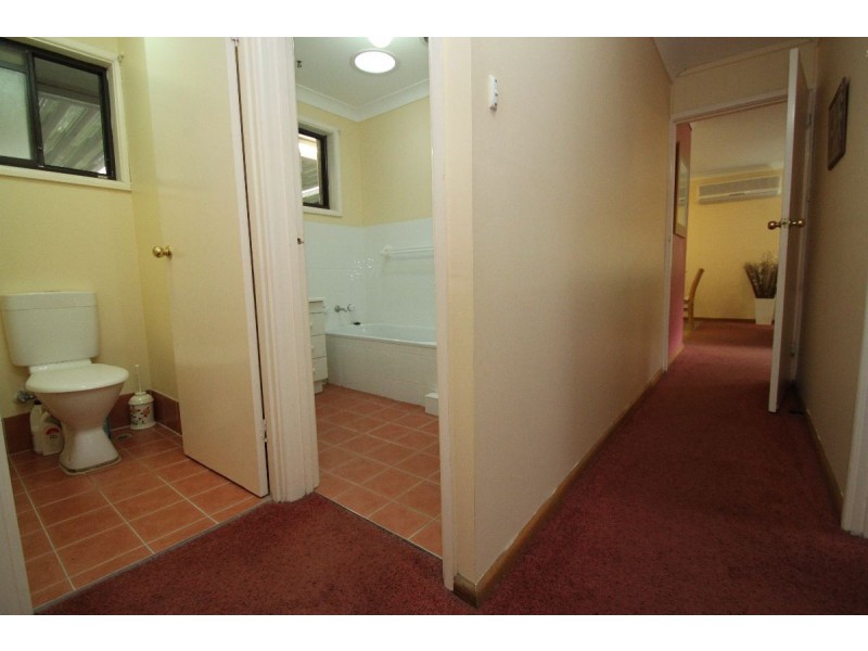 4 Kalori Avenue, Wyoming NSW 2250
