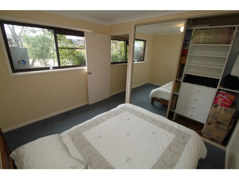 4 Kalori Avenue, Wyoming NSW 2250