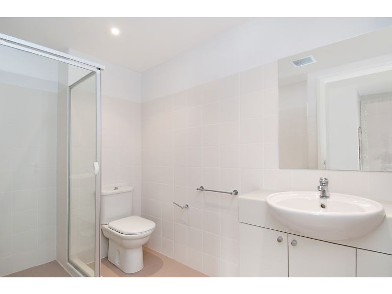 241/80 John Whiteway Drive, Gosford NSW 2250