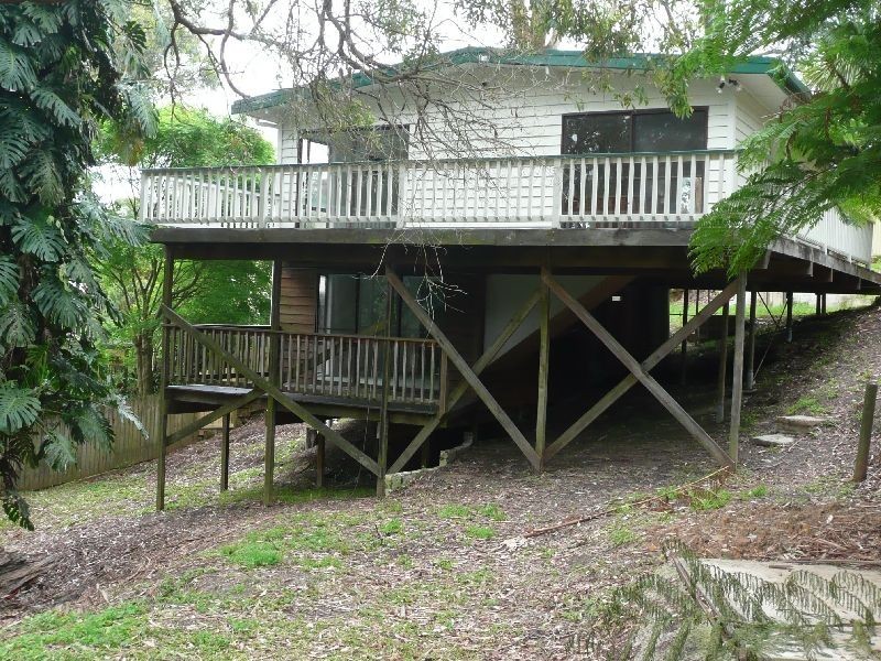 1 Maple Street, Wyoming NSW 2250