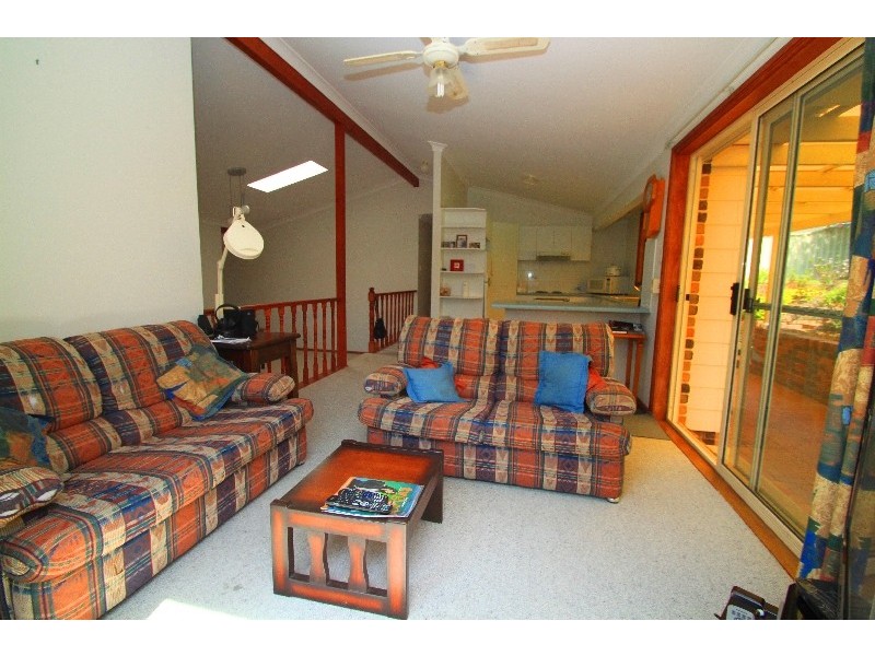 8 Tom Close, Lisarow NSW 2250