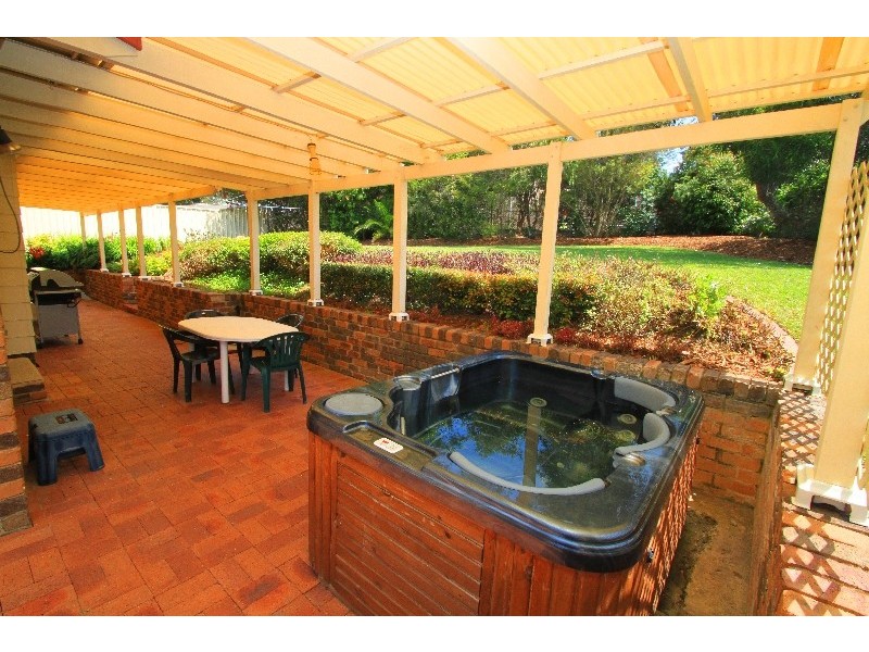 8 Tom Close, Lisarow NSW 2250