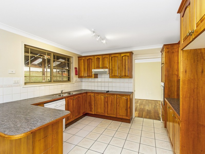 2 St Andrew Close, Green Point NSW 2251