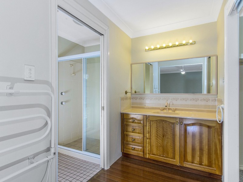 2 St Andrew Close, Green Point NSW 2251