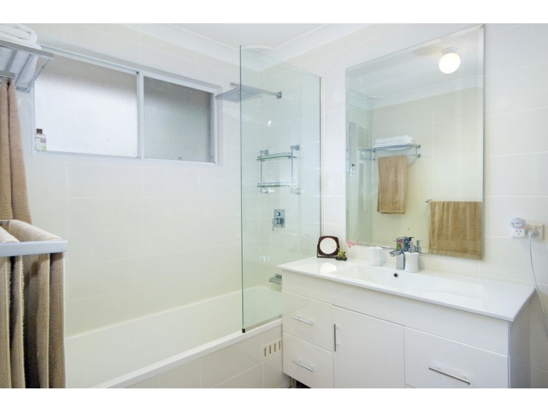 27 Darryl Road, Wyoming NSW 2250