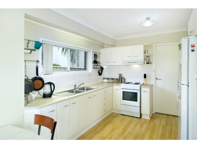 27 Darryl Road, Wyoming NSW 2250