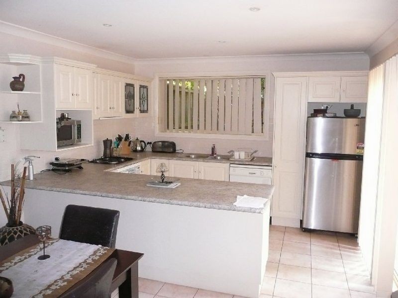 2/183-185 Albany Street, Point Frederick NSW 2250