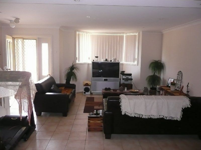 2/183-185 Albany Street, Point Frederick NSW 2250
