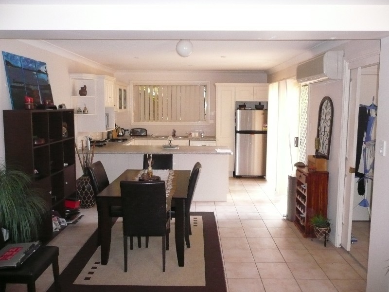 2/183-185 Albany Street, Point Frederick NSW 2250