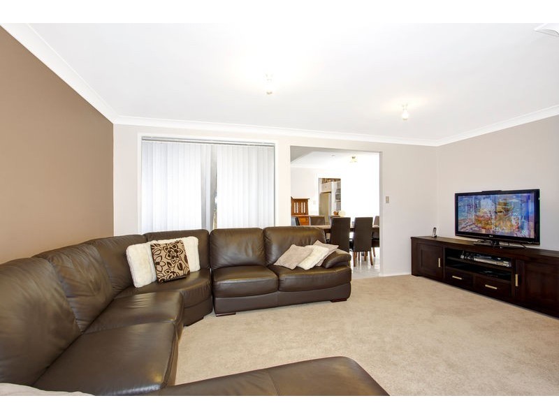 49 Perratt Close, Lisarow NSW 2250