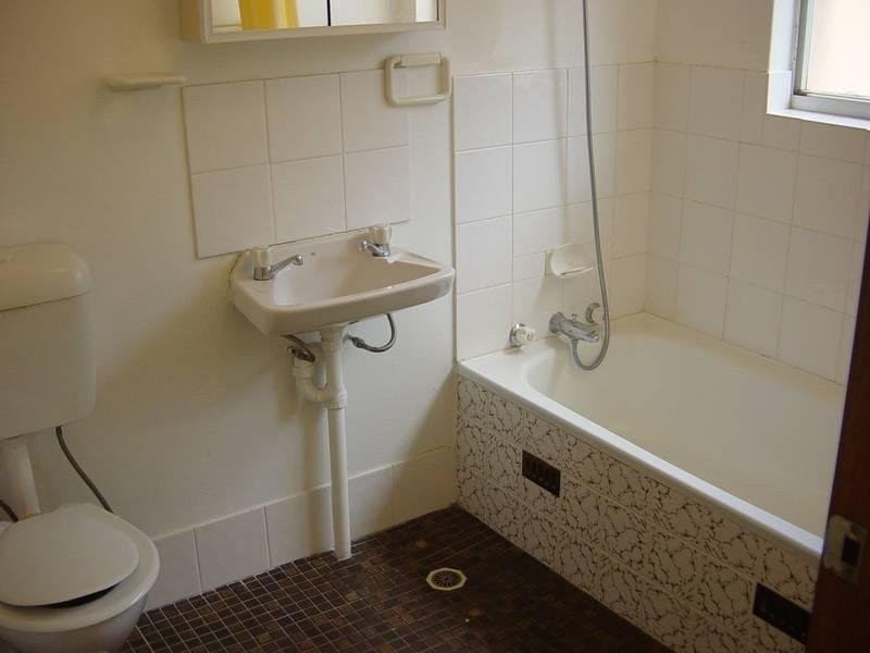 2E/ Flat Kateena Avenue, Tascott NSW 2250