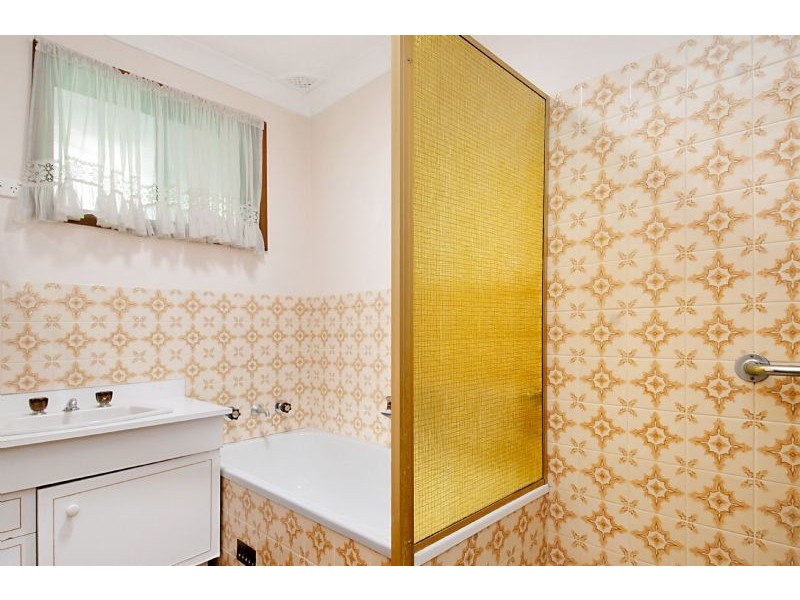 6 Kindra Close, West Gosford NSW 2250