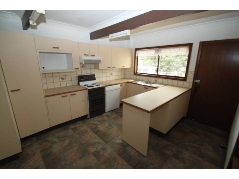 12 Macgregor Street, Wyoming NSW 2250