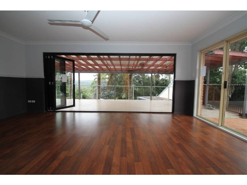 17 Settlers Ridge Close, Lisarow NSW 2250