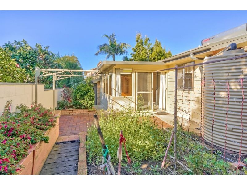 18a Frederick Street, Point Frederick NSW 2250