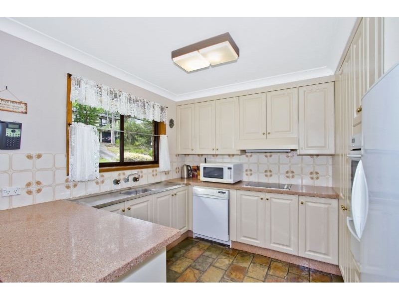 18 Pinetop Avenue, Narara NSW 2250