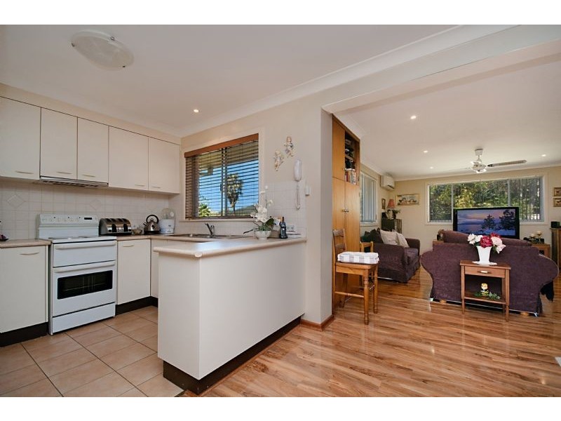 8 Bourbon Street, Wyoming NSW 2250